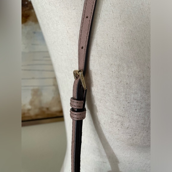 Authentic Michael Kors Cindy LG Dome leather crossbody bag purse ~ - Picture 11 of 16